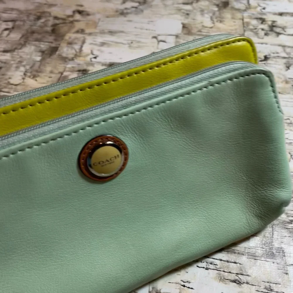 Coach wristlet - light green - Picture 3 of 10